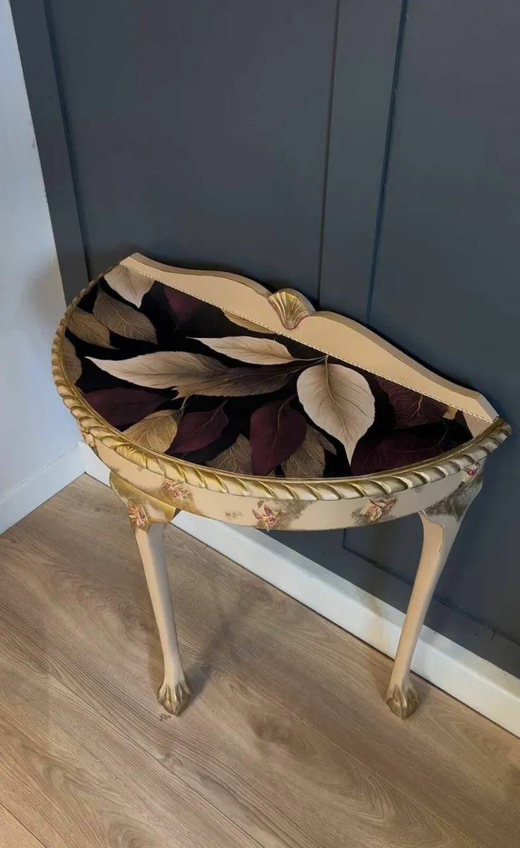 Belle Époque Console Table - Image 4