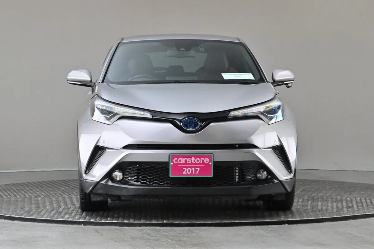 Toyota C-HR 1.8 Hybrid  half Leather reverse Cam - Image 2