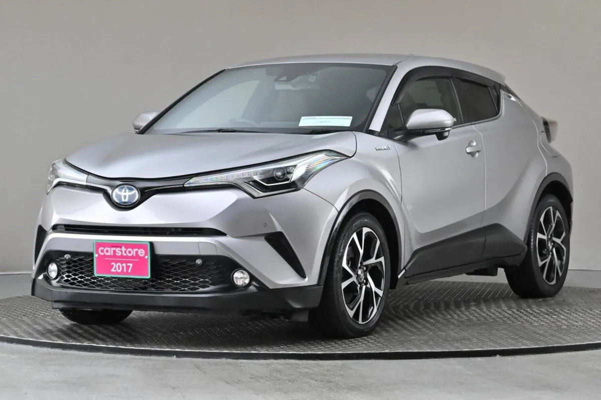 Toyota C-HR 1.8 Hybrid  half Leather reverse Cam - Image 3