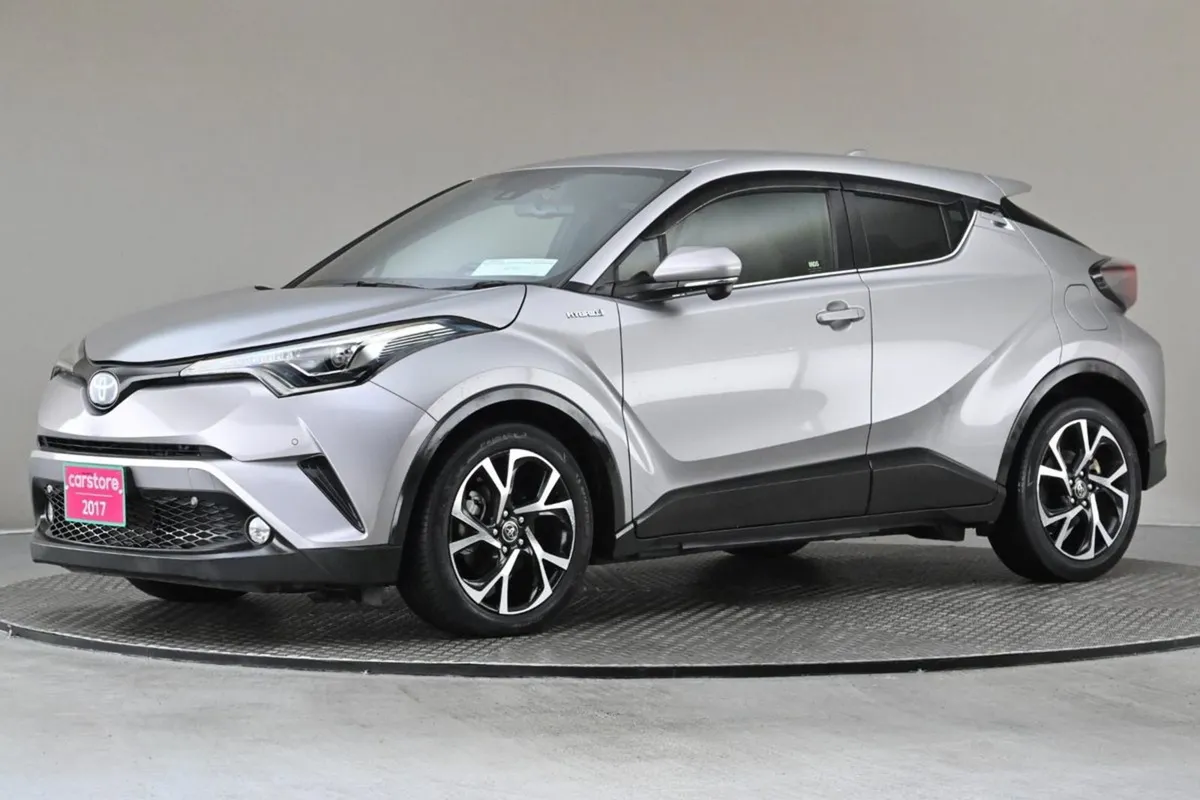 Toyota C-HR 1.8 Hybrid  half Leather reverse Cam - Image 4
