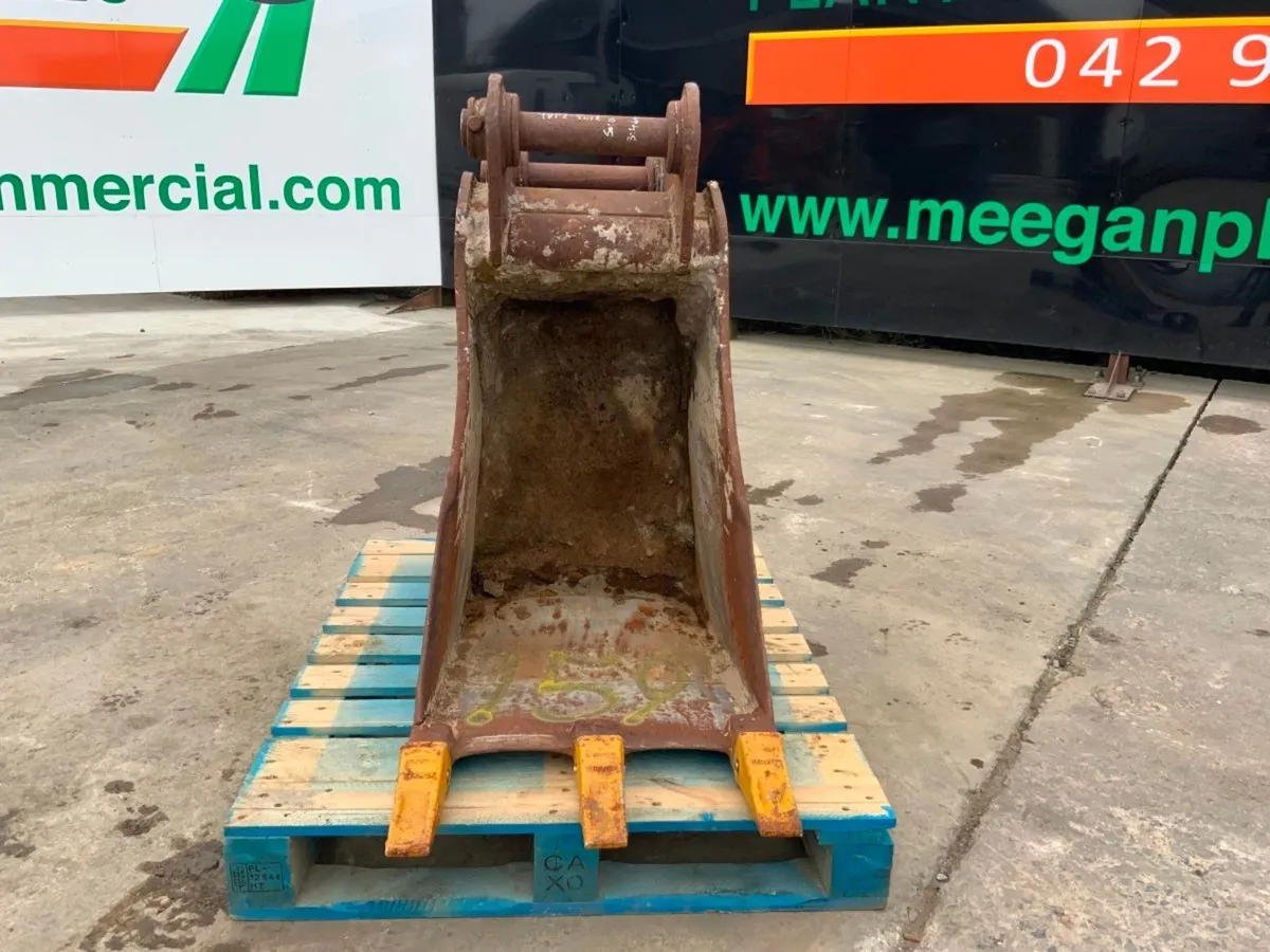 24" DIGGING BUCKET...    65mm PINS...   159v. - Image 3