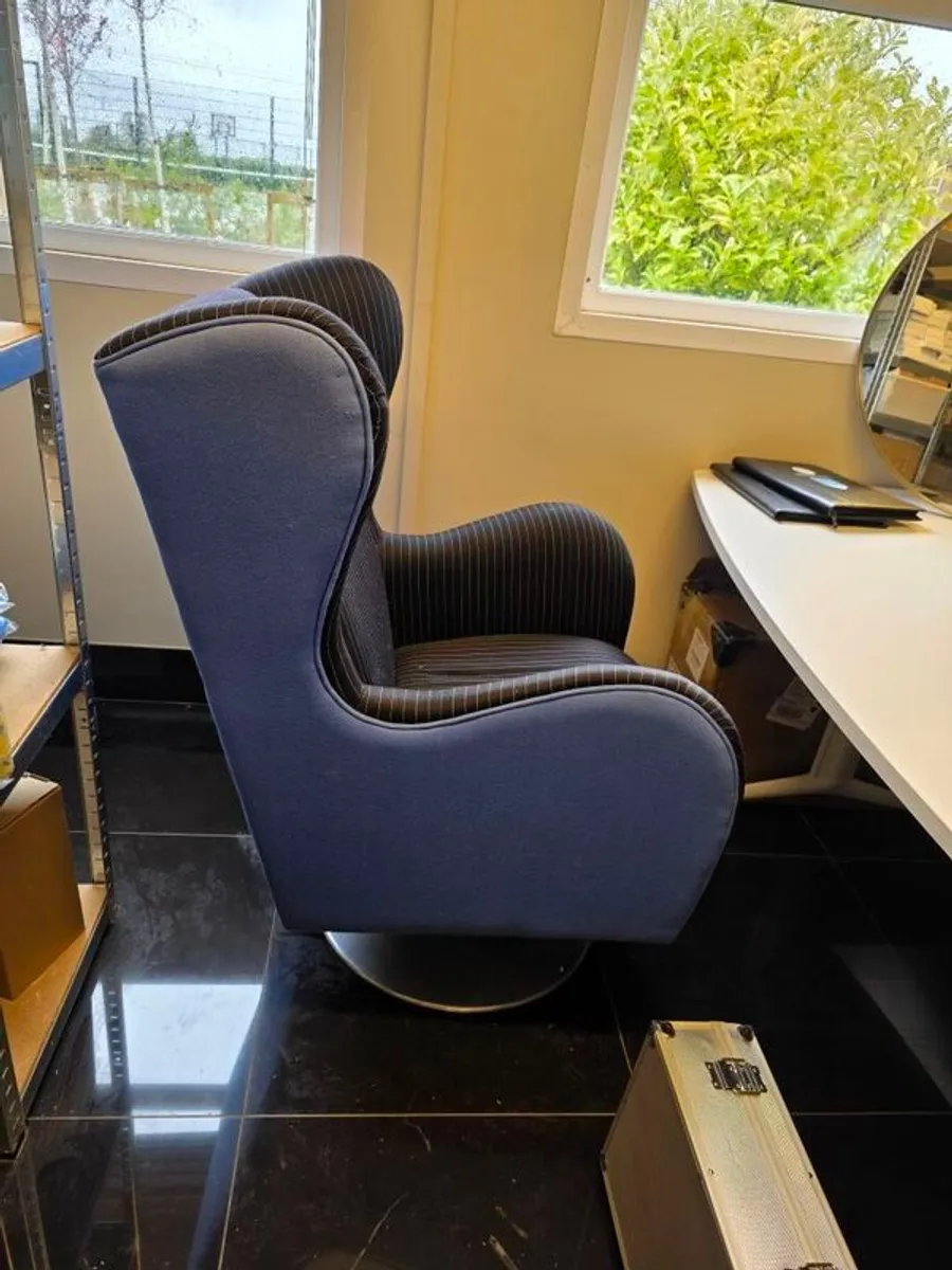 Designer chairs - Image 2