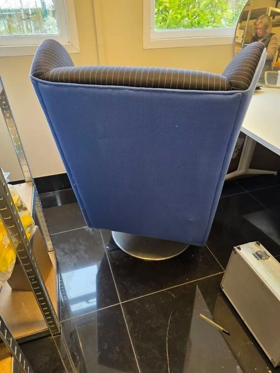 Designer chairs - Image 3