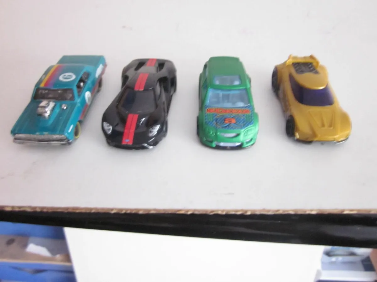 4 Hot Wheels Car Bundle - Image 1