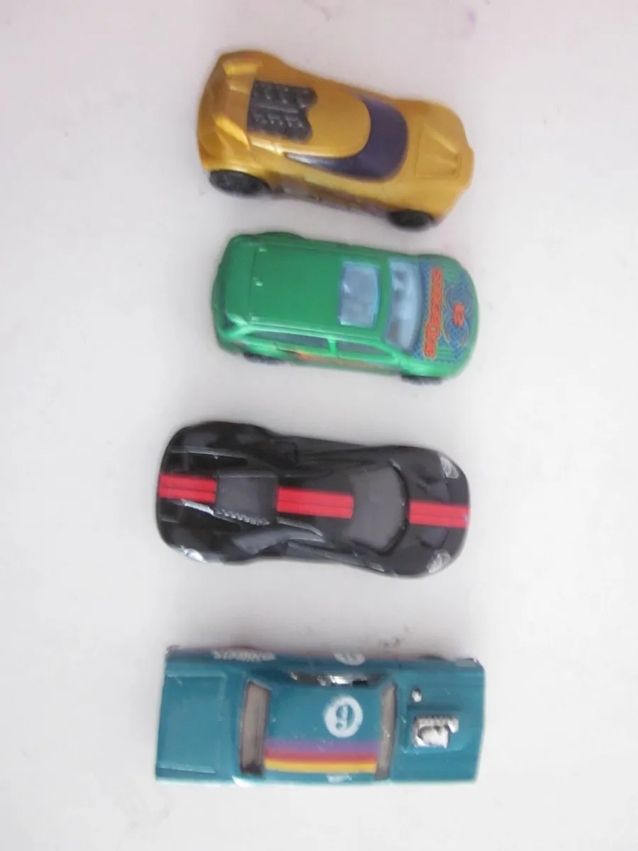 4 Hot Wheels Car Bundle - Image 4