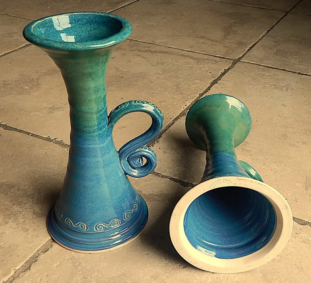 Pair of Studio Cillcuain Pottery Kilkenny Vases - Image 3