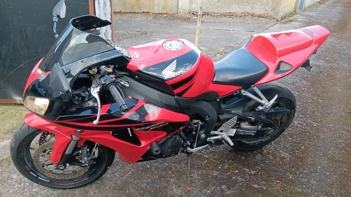 CBR1000RR - Image 3