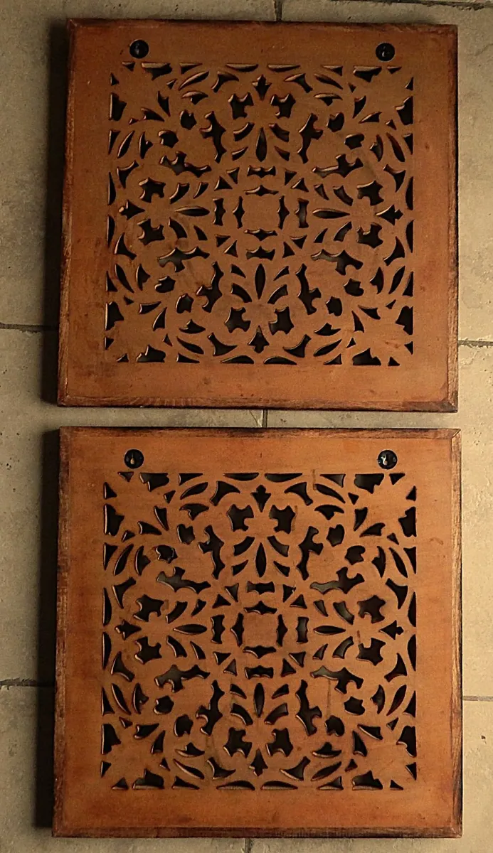 2 Carved Decorative Wooden Panels - Image 3