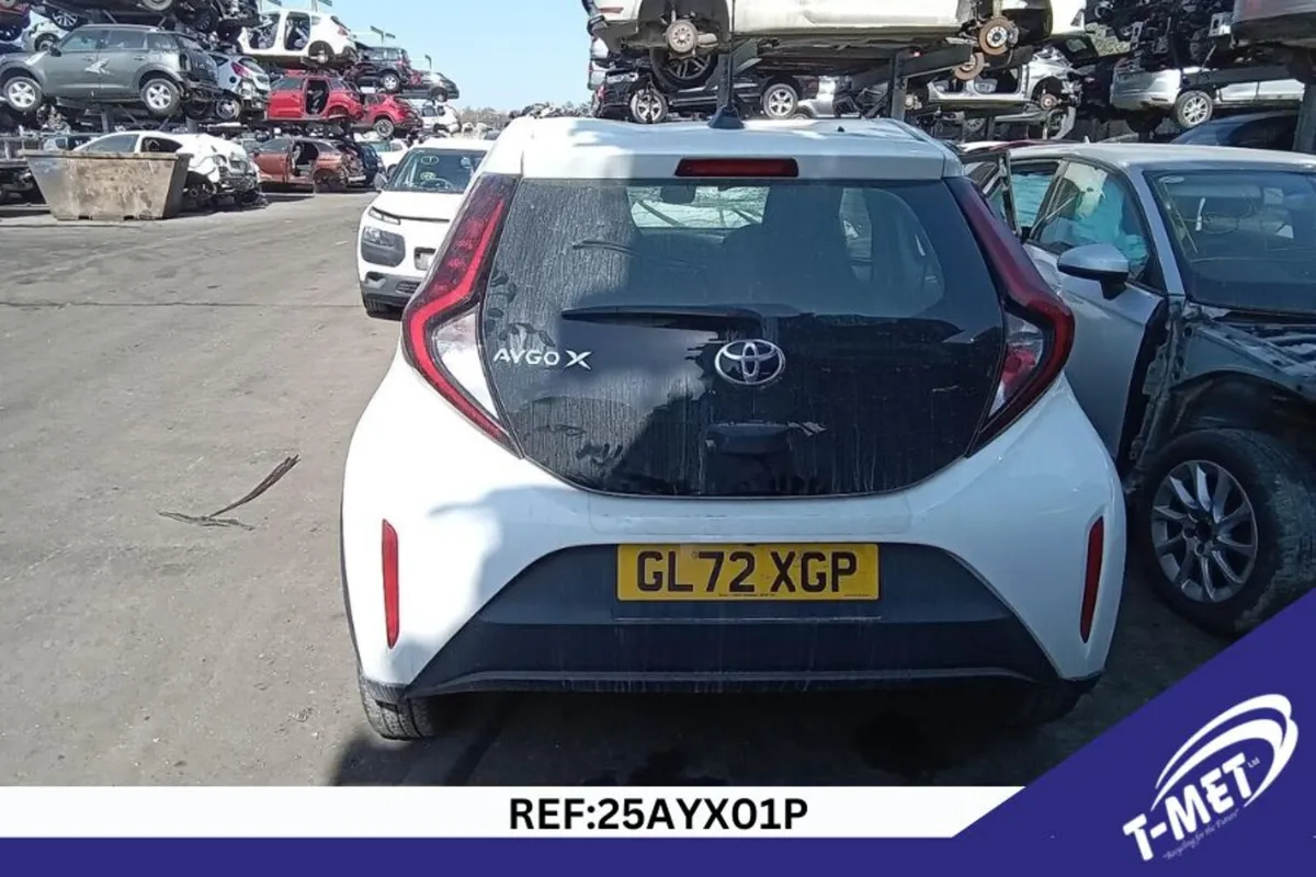 2023 TOYOTA  AYGO X BREAKING FOR PARTS - Image 2