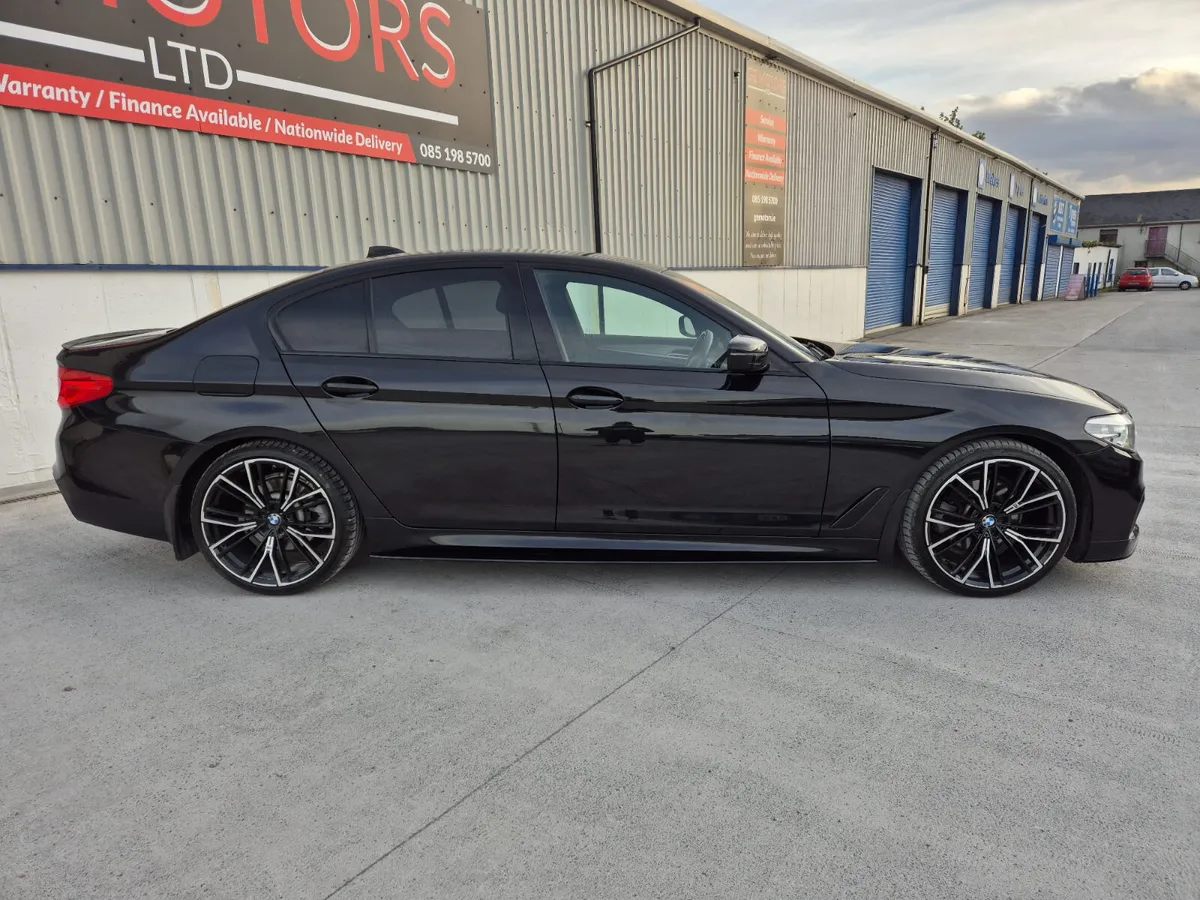 BMW 5-Series 2019 - Image 4