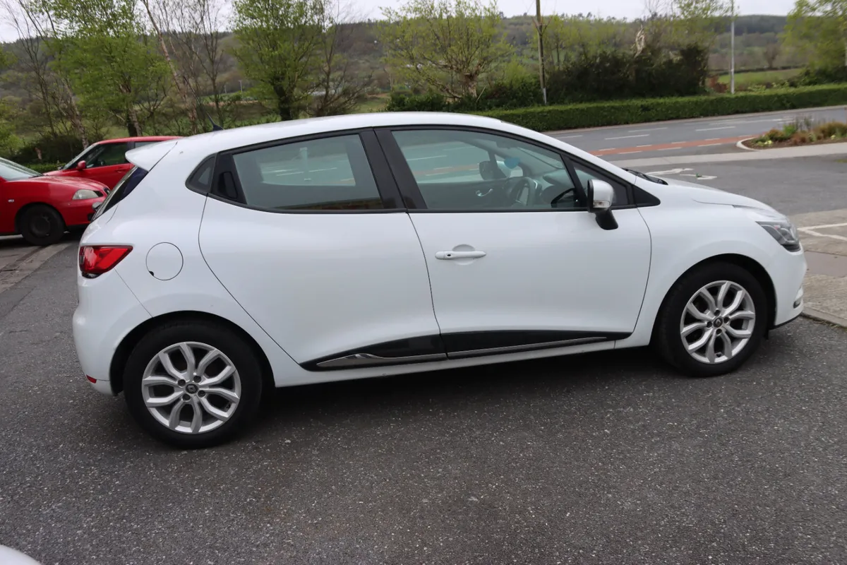 2018 Renault Clio 1.2 Dynamique NAV 5-dr Petrol - Image 3