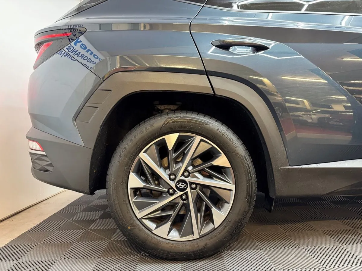 Hyundai Tucson 2WD Executive. One Previous Owner - Image 3