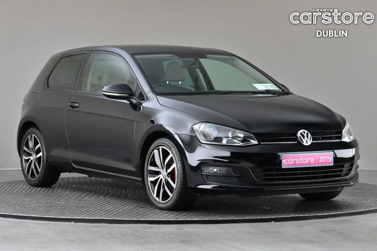 Volkswagen Golf 1.6 TDI 105BHP 3DR  beige Cloth I - Image 1