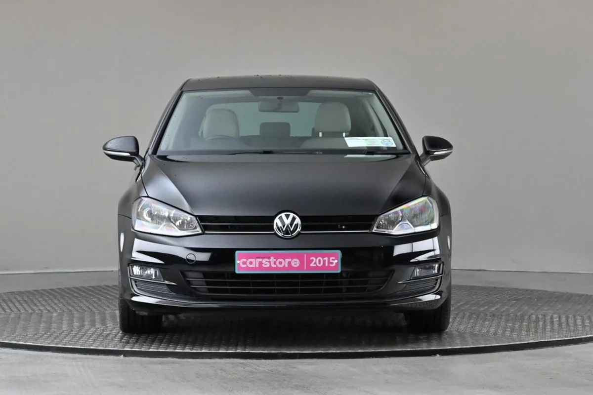 Volkswagen Golf 1.6 TDI 105BHP 3DR  beige Cloth I - Image 2