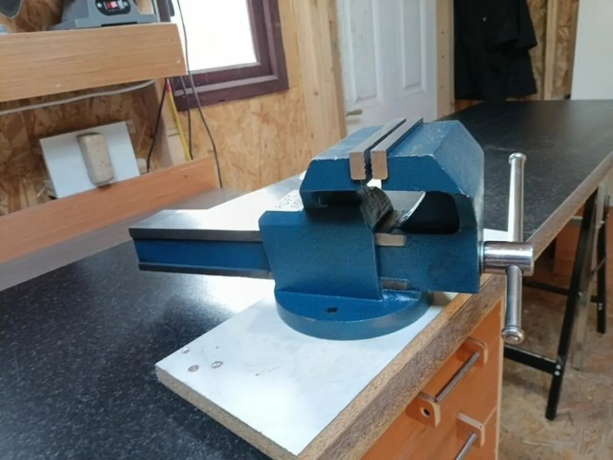 150mm (6" inch) Heavy Duty Bench Vice - Image 1