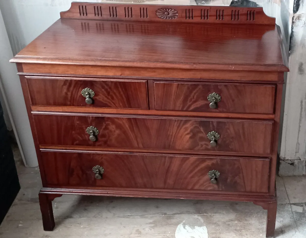 Antique mahogany chest - Image 1