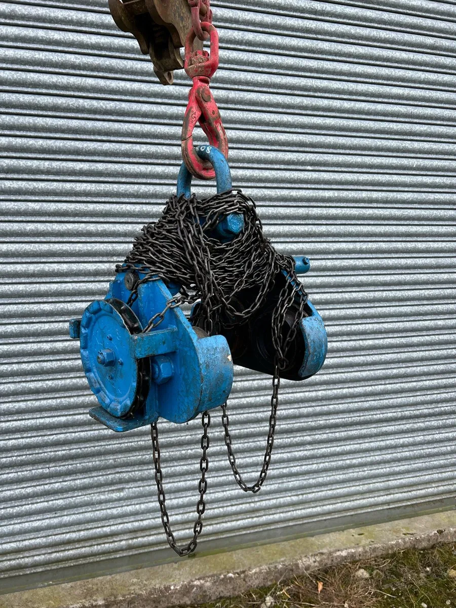 Girder trolley 10 ton lifting hook. - Image 1