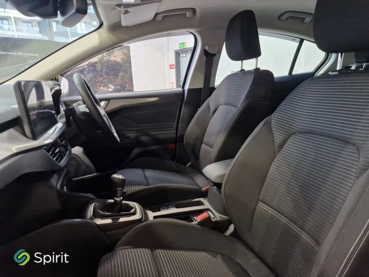 Ford Focus Titanium 1.0l Ecoboost 125PS Mhev  500 - Image 3