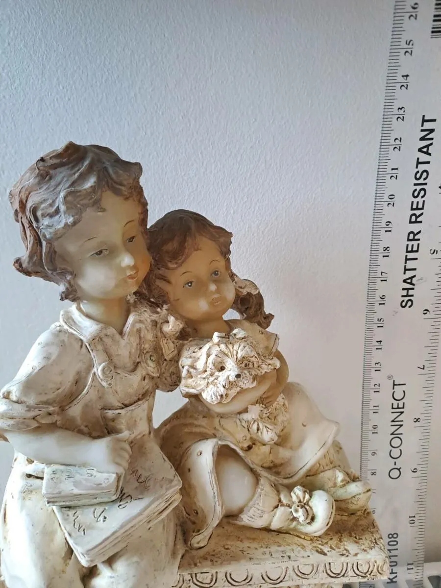Boy and girl on bench figurine - Image 4