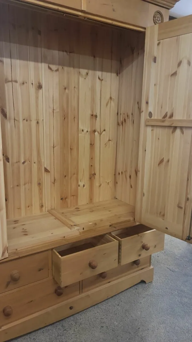 Large vintage pine wardrobe - Image 3