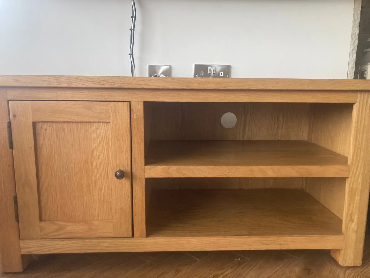 TV Unit - Image 1