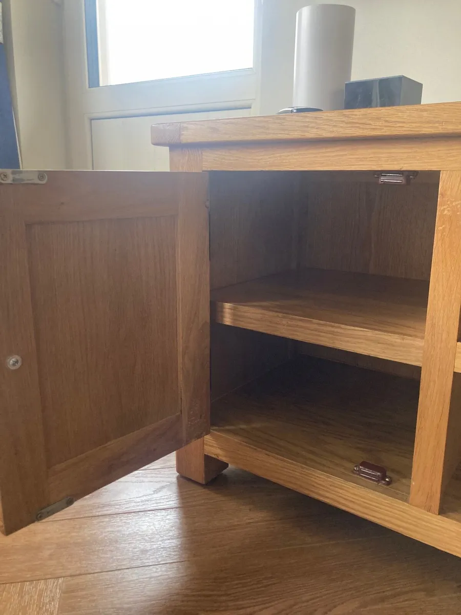 TV Unit - Image 2