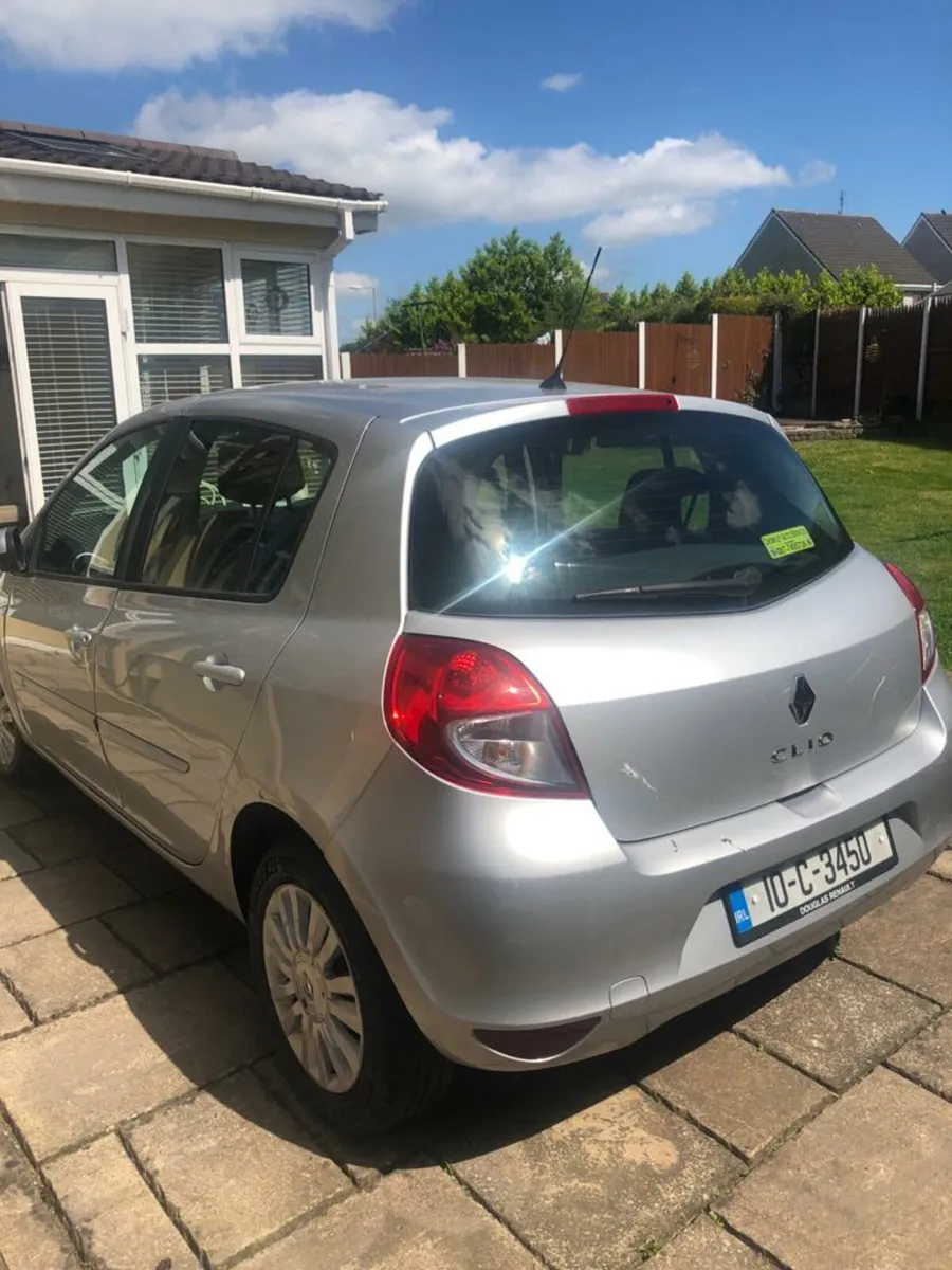 (Sold) 2010 Renault Clio - Image 2
