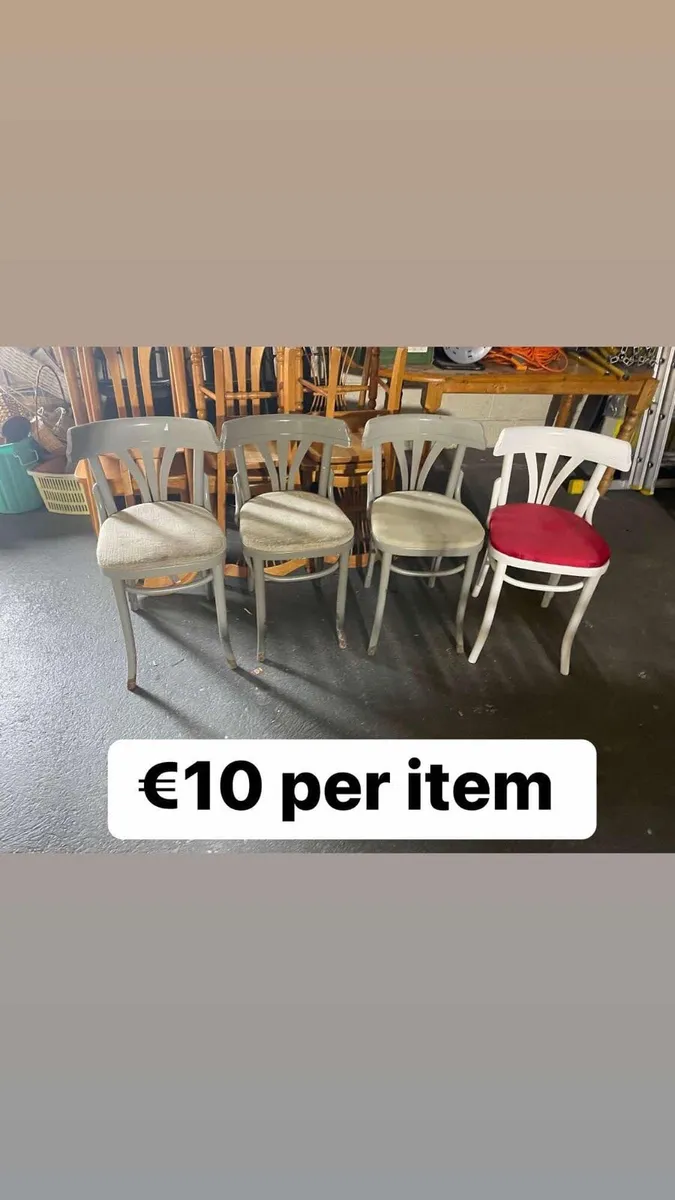 4 kitchen chairs set €10 each - Image 1