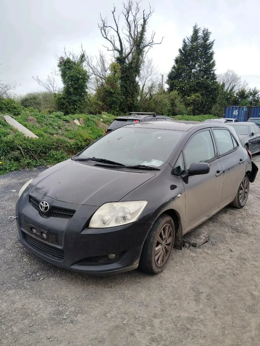 Breaking Toyota auris 2008 petrol vvti - Image 1