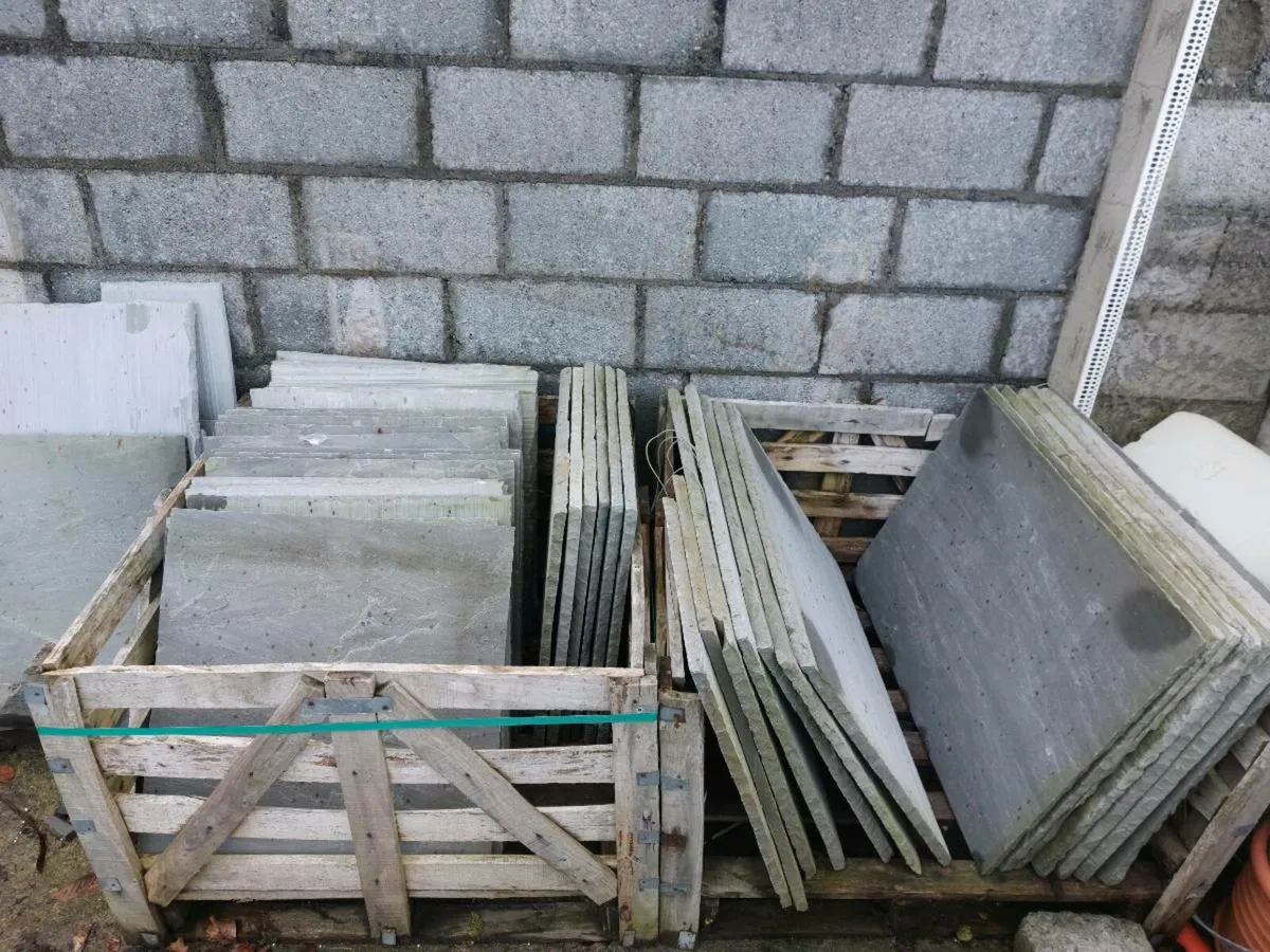 👀 kindle  grey patio slabs - Image 1