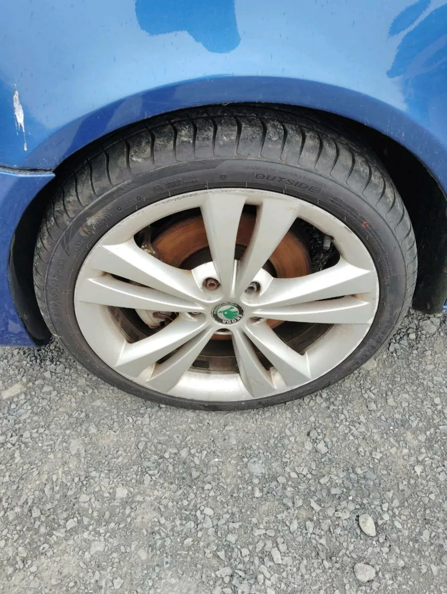 Breaking Skoda Octavia VRS 2010 2.0tdi cega - Image 2