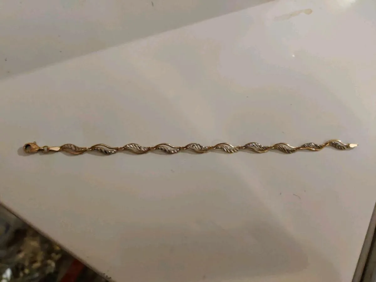 TWO TONE TWIST, 9CT White & Yellow Gold Bracelet ! - Image 4