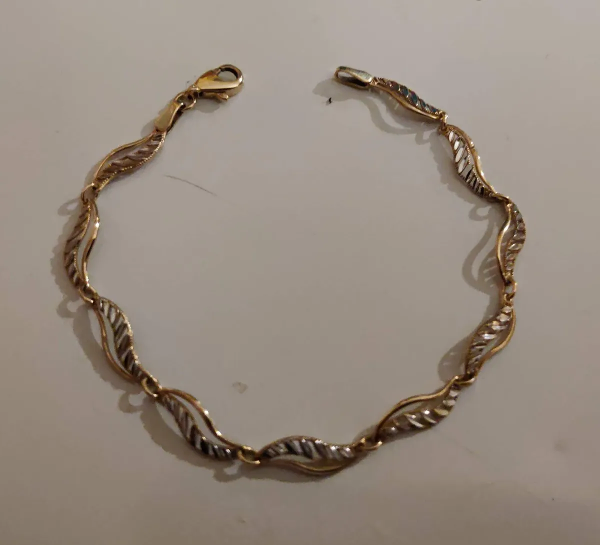 TWO TONE TWIST, 9CT White & Yellow Gold Bracelet ! - Image 1