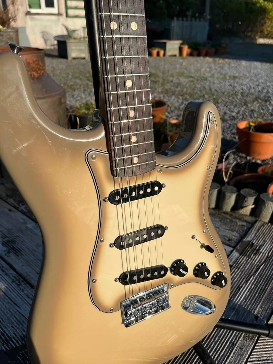 Fender Stratocaster 70th Anniversary+Case - Image 2