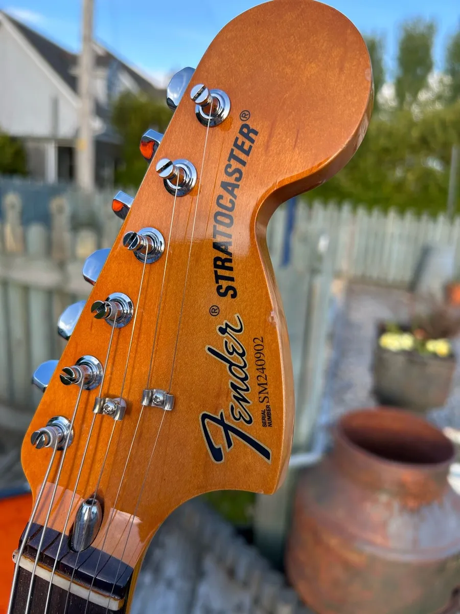 Fender Stratocaster 70th Anniversary+Case - Image 3