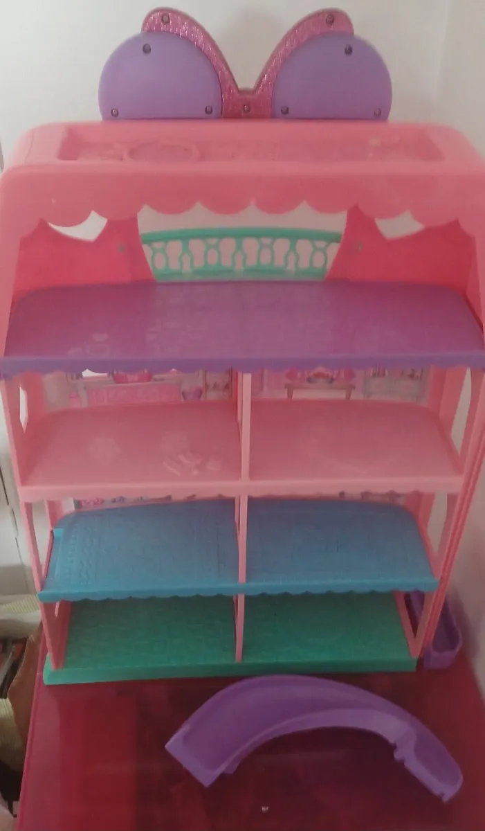 Minnie Mouse Motel - Image 3