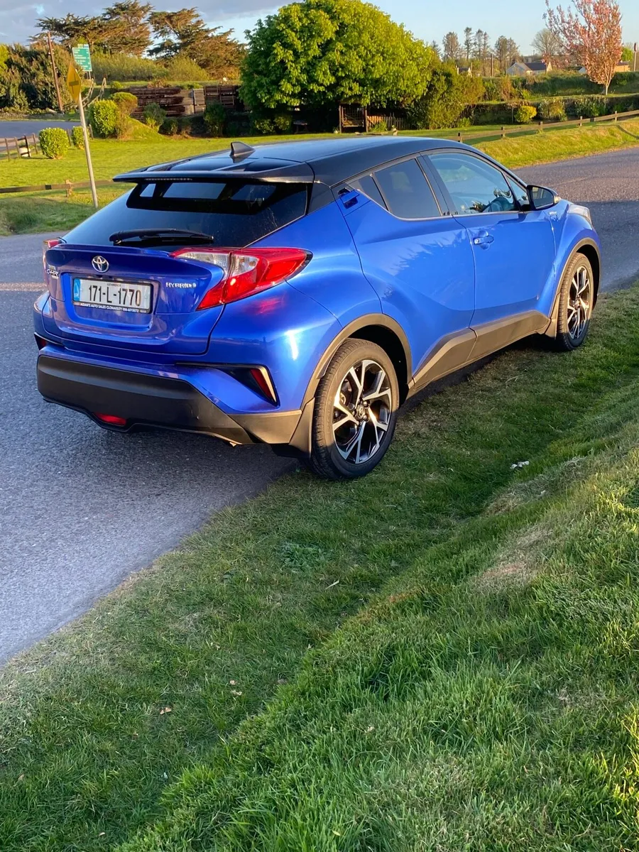 TOYOTA CHR 1.8 HYBRID AUTO SOL SPORT - Image 3