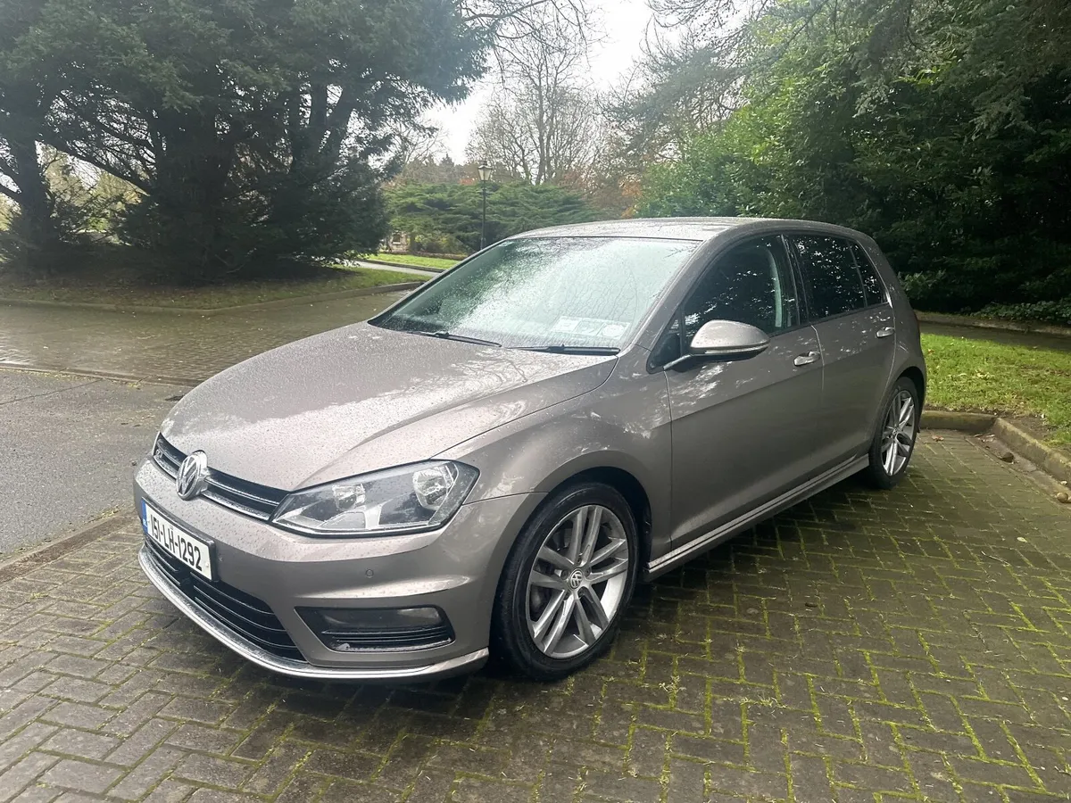 2015 Volkswagen Golf R-LINE - Image 1