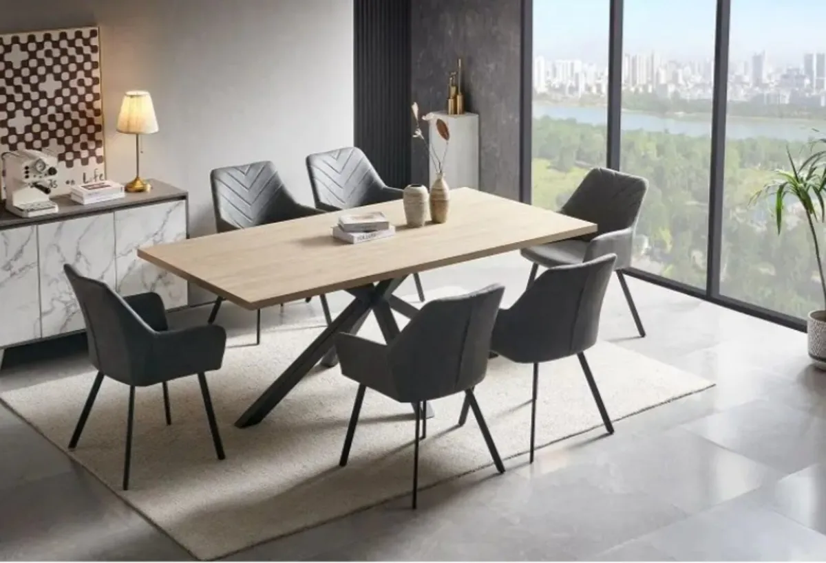 Chissie tabe and 6 chairs - Image 2