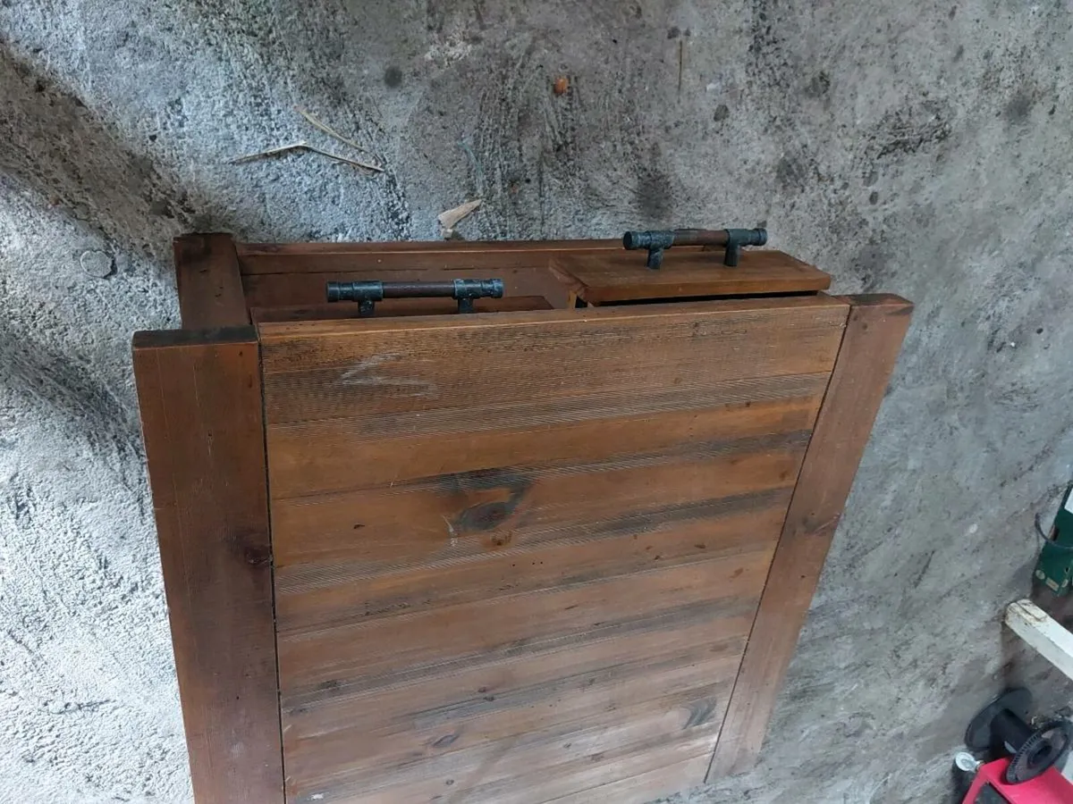 Furniture free to take away - Image 3