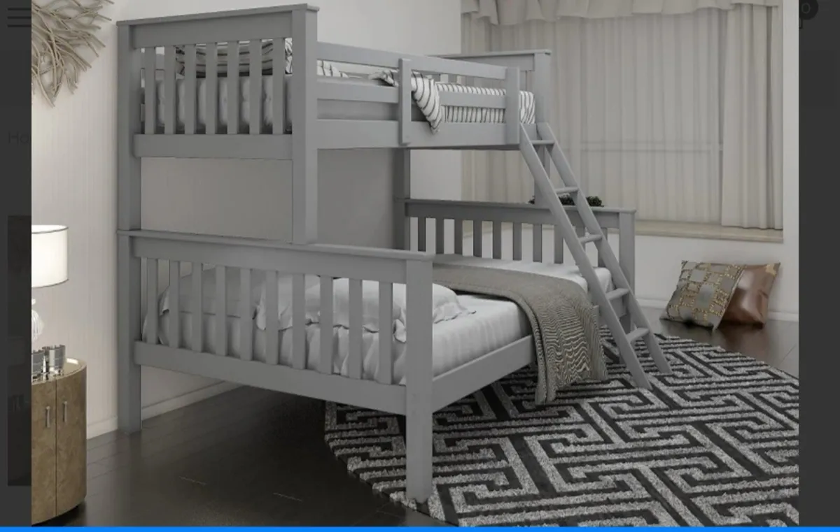 Triple bunk beds😴😴😴 grey or white - Image 2
