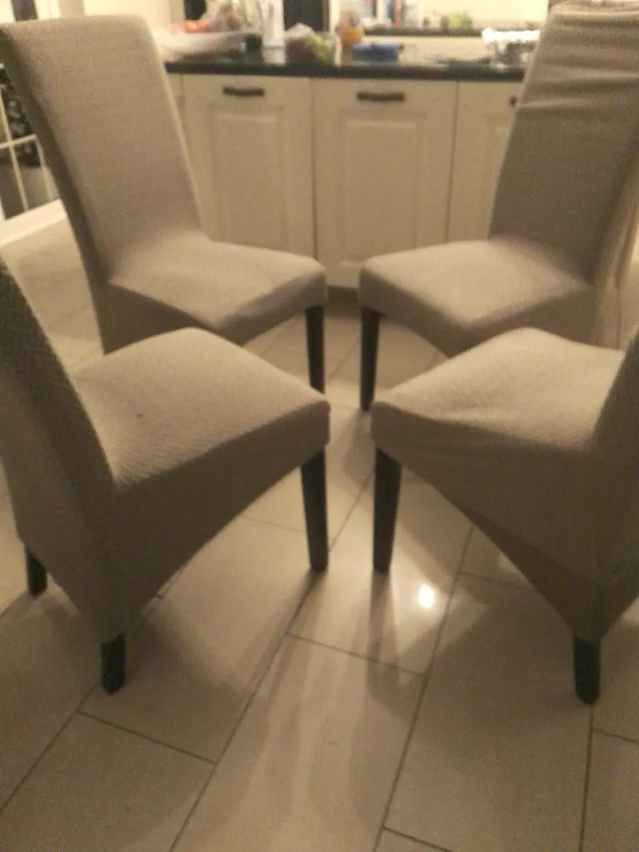4 Kitchen chairs Free to take away. 3 days to 🔥 - Image 1