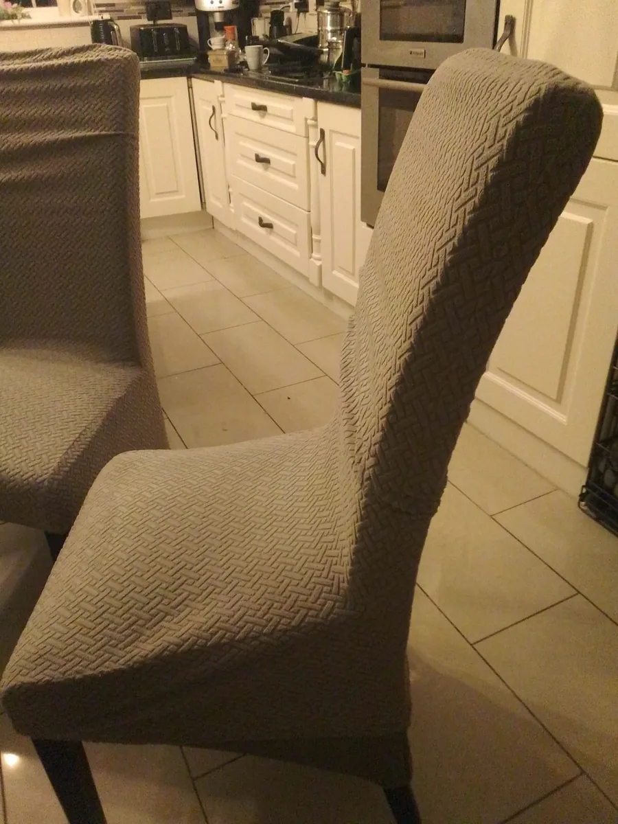 4 Kitchen chairs Free to take away. 3 days to 🔥 - Image 2