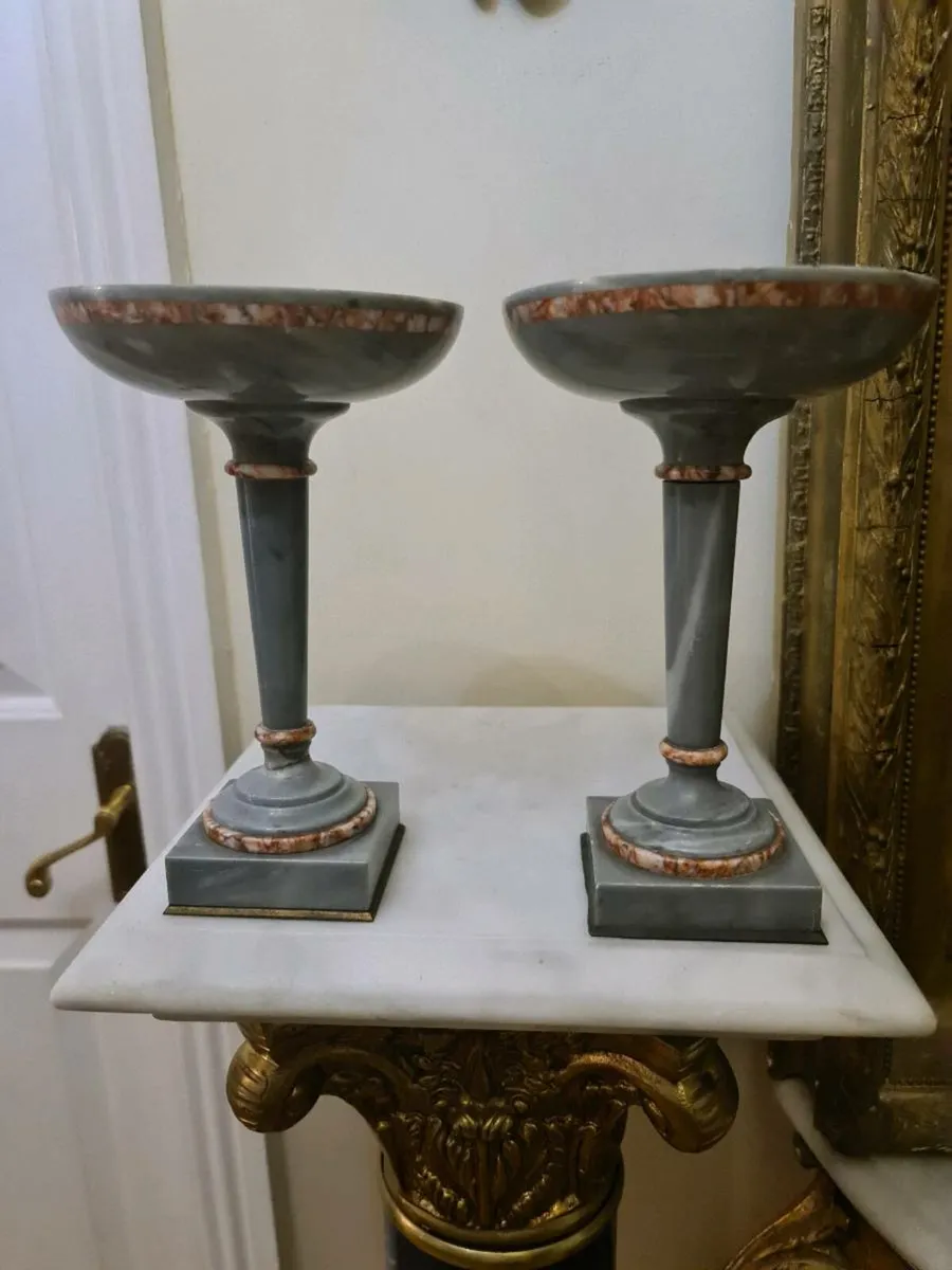 Small marble pedestals - Image 3