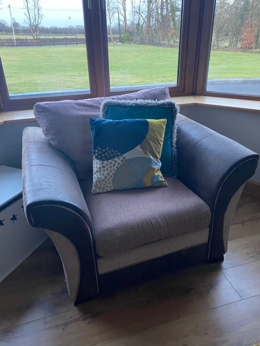 3 seater couch and armchair - Image 1