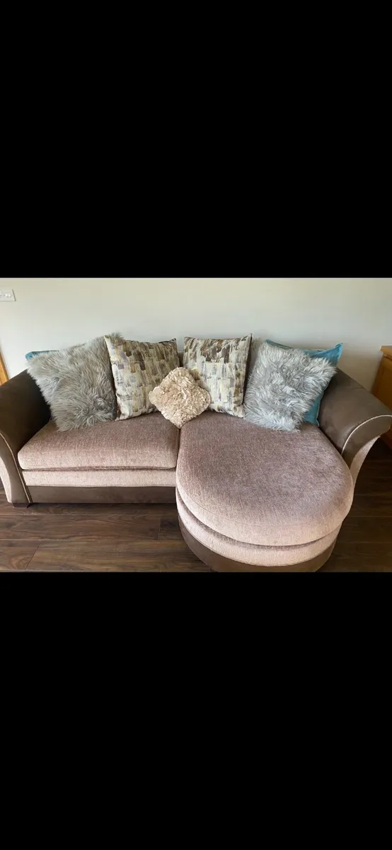 3 seater couch and armchair - Image 2