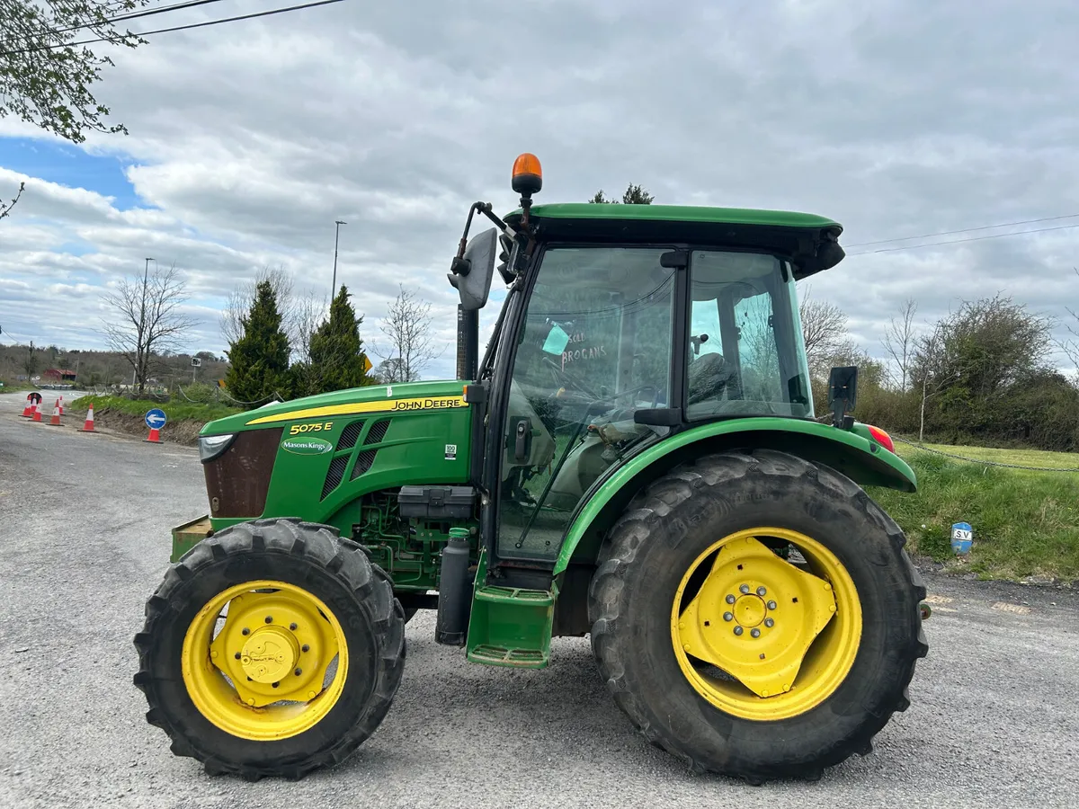 2018 John Deere 5075E - Image 4