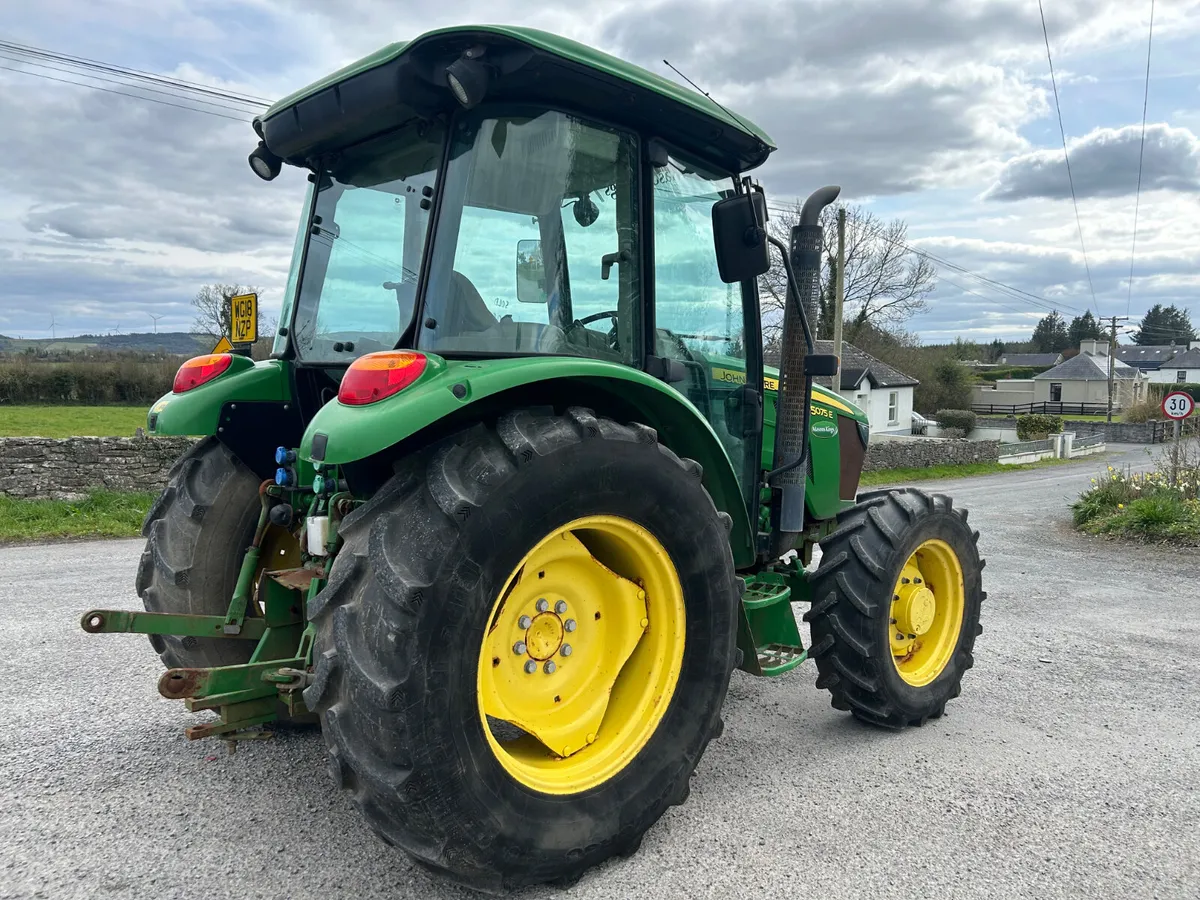 2018 John Deere 5075E - Image 2