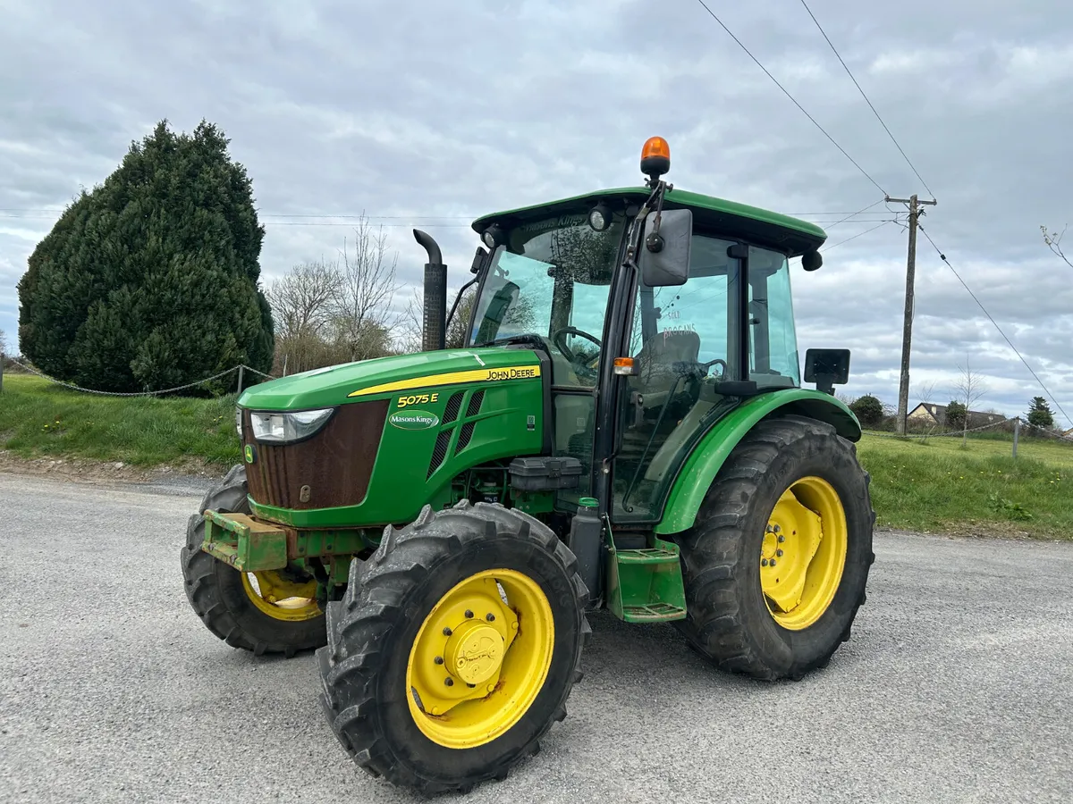 2018 John Deere 5075E - Image 1