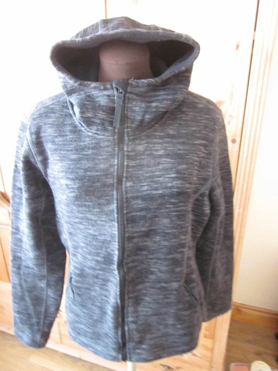 Bench Women's Fitted Zip Hoodie  Grey - Image 4